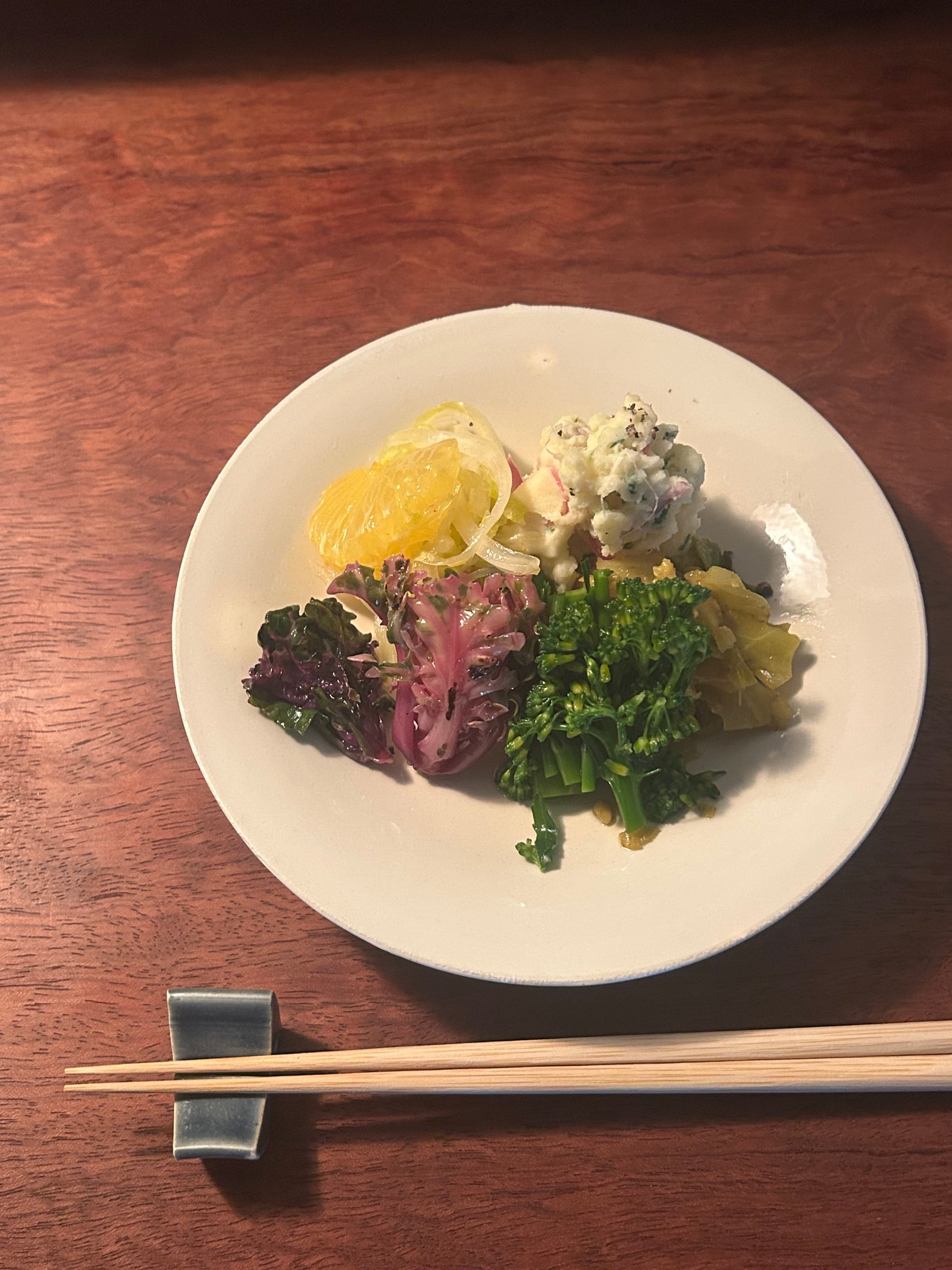 季節の野菜を盛り合わせた一皿